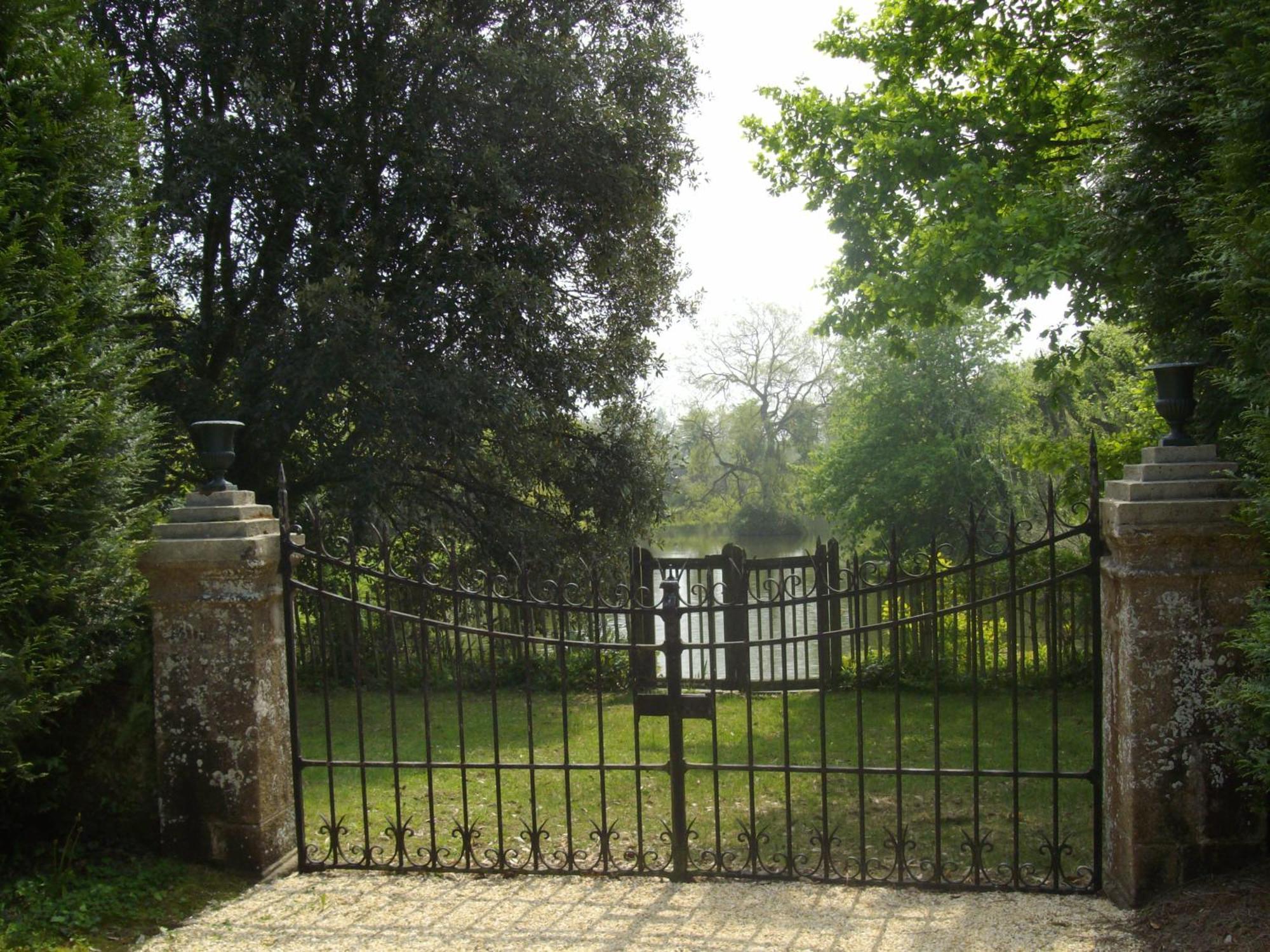 לינה וארוחת בוקר סן מלו Manoir De La Baronnie מראה חיצוני תמונה